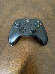 Microsoft Xbox One FIRST GEN Black Wireless Controller (no headphone jack)
