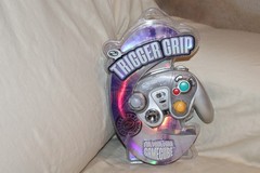 Game Elements Trigger Grip Nintendo GameCube Silver Wired Controller New Sealed