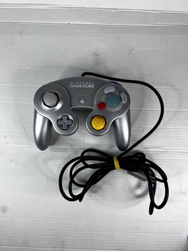 Nintendo Gamecube Controller – Platinum Silver OEM | TIGHT JOYSTICKS | TESTED