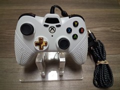 XBOX POWER A FUSION WIRE CONTROLLER Execellent Condition.