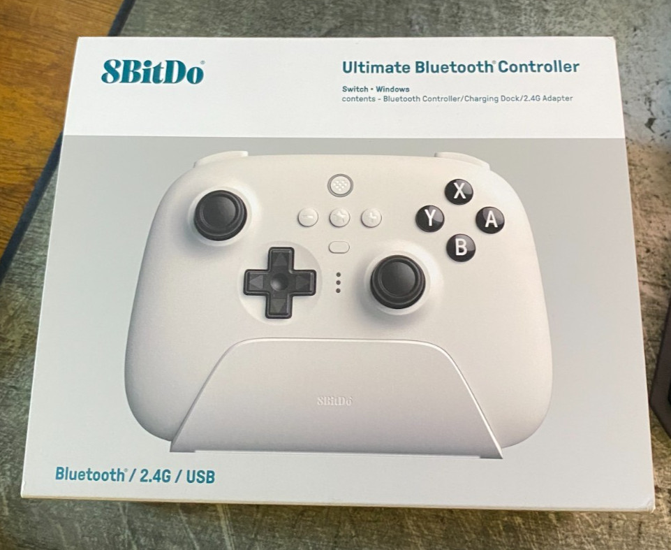 8BitDo Ultimate Bluetooth Controller-Switch-Windows – White (with Charging Dock)