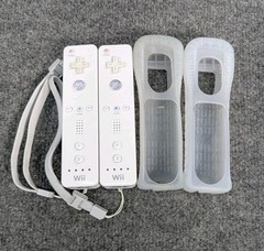 OEM White Nintendo Wii Remote Controllers (2)RVL-003