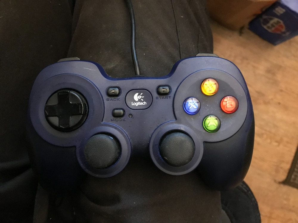 Logitech F-310 Gamepad Controller Wired Black