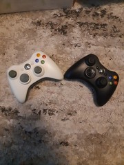 Microsoft Xbox 360 Wireless Controller 2 Untested Controllers 1 Black 1 White