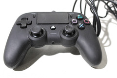 NACON Wired Compact Controller for PS4/PC – Black