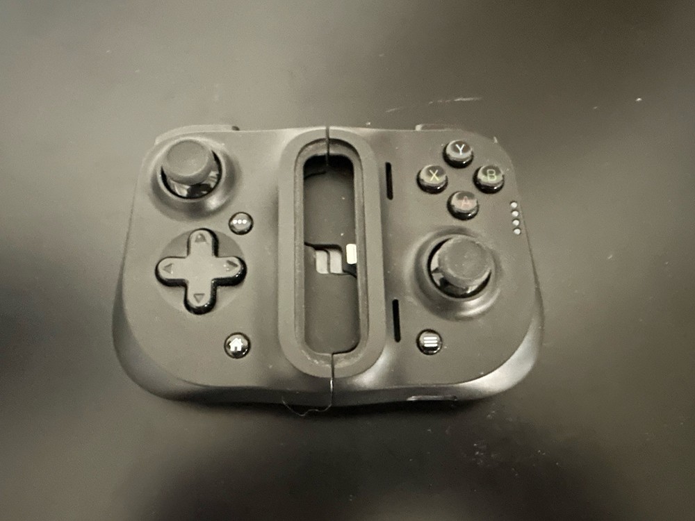 Razor Kishi Gaming Controller For iPhone – V1 – Portable Joystick Smartphone