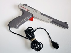 NES Nintendo Original Authentic ZAPPER Light Gun NES-005 TESTED WORKING