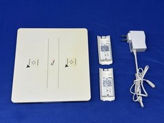 Rocketfish Wii Induction Charger Bundle with 2 dead batteries
