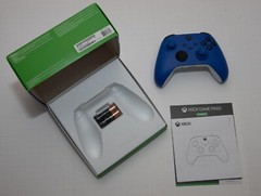 Microsoft Xbox One S Wireless Bluetooth Controller (BLUE)