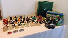 LOT OF 37 ASSORTED MARVEL & DISNEY INTERACTIVE FIGURES W/SKYLANDER ACCESSORIES