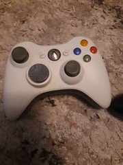 Microsoft Xbox 360 Wireless Controller 2 Untested Controllers 1 Black 1 White