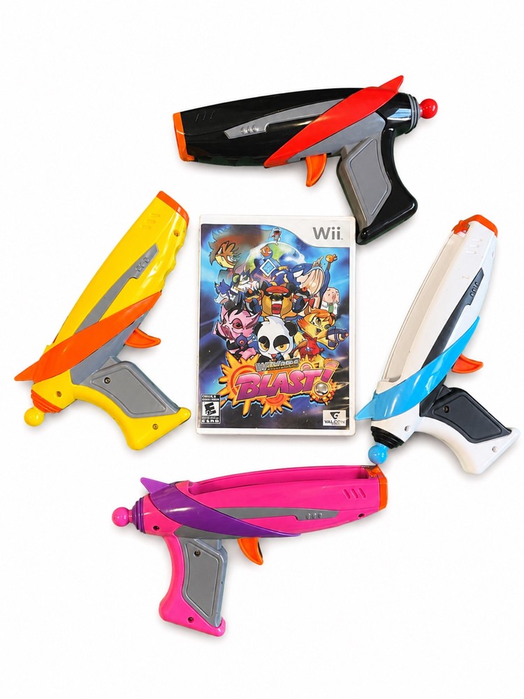 Nintendo Wii Wicked monster Blast 4 Guns + CIB game