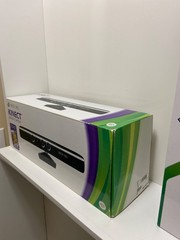 Xbox 360 Kinect Sensor Bundle w/ Box 3 Games Mount Tested Working