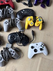 Lot of 18 PlayStation 2 Xbox Sega Gamecube Controllers FOR PARTS AS IS Untested