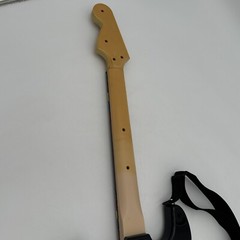 Harmonix MTV Games Rock Band Fender Stratocaster Guitar Controller No Batt Comp