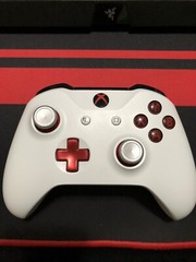 Custom Xbox One Controller – White With Red Buttons And Sticks