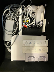 Nintendo Wii White Console Bundle w/ 2 Wii Remotes, Cables & Sensor Bar