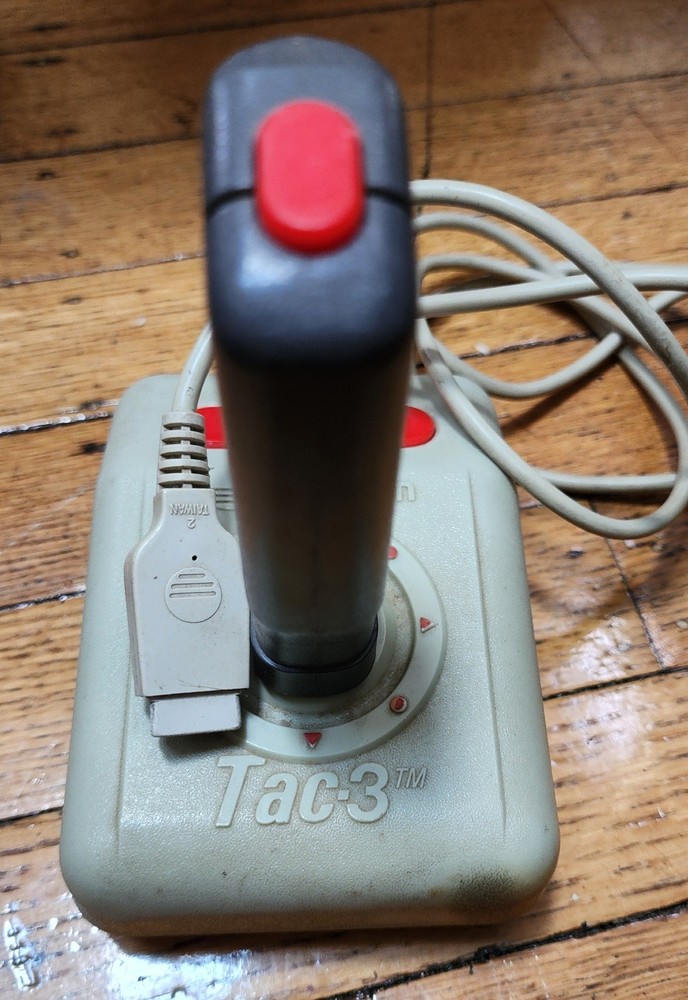 Suncom TAC-3 Joystick Controller Atari 2600 Commodore 64 C64 Amiga 9-Pin Vintage