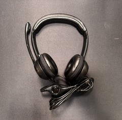 Logitech H390 USB Computer Headset with Noise-Canceling MIC – Black USB-A