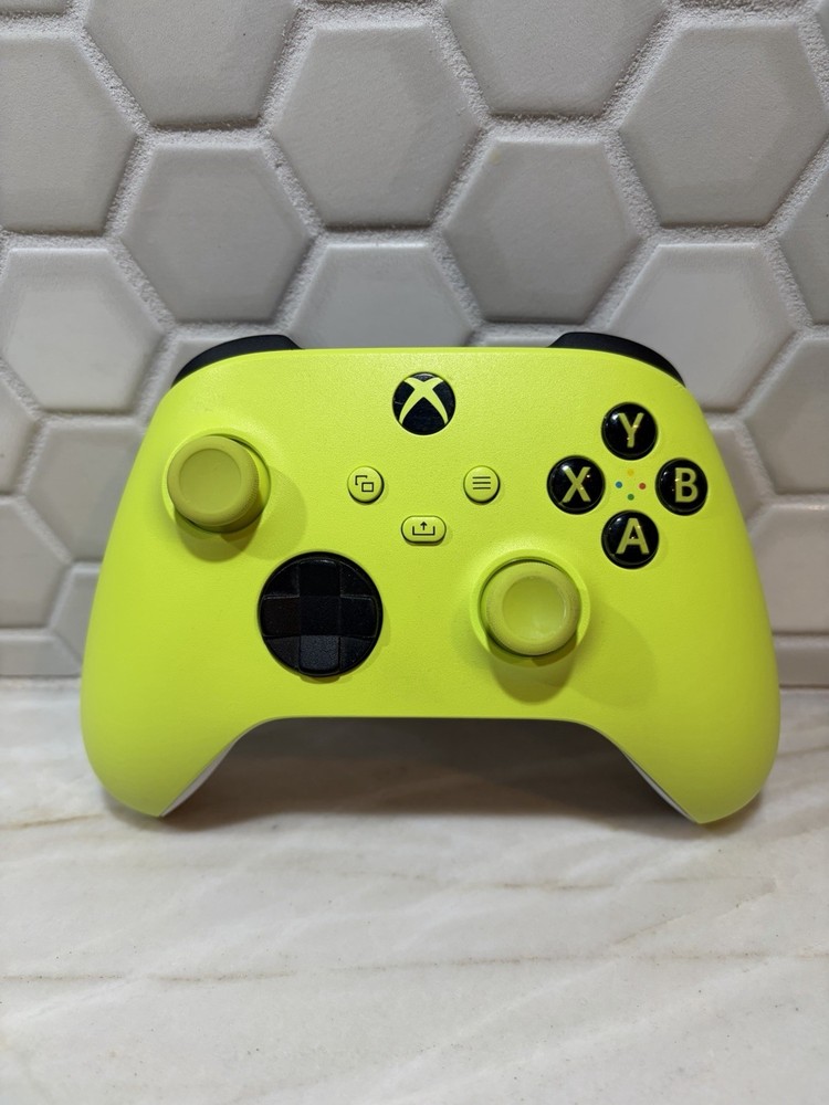 Microsoft Xbox One Wireless Controller Shock Volt Neon/Lime Green Model 1914
