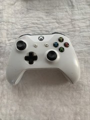 Xbox One Wireless Controller Model 1708 For Parts Only UNTESTED