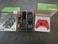 Microsoft Wireless Controller Xbox One, Series S|X & PC (Pulse Red) & Station