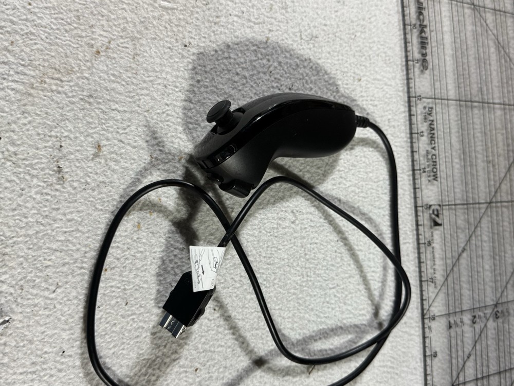 Nintendo Wii – Black Nunchuck Controller