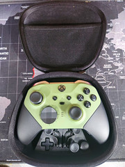 Microsoft Xbox Elite Series 2 Wireless Controller Green/Black/Gray w/ Case
