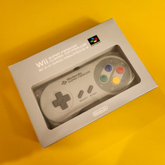 Club Nintendo Super Famicom Wii Classic Controller, UNOPENED